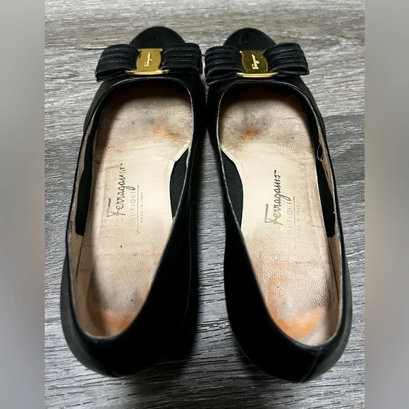 Salvatorre Ferragamo Vara Block Heels - Picture 4 of 6